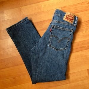 🦋Levi’s Wedgie Straight